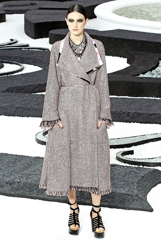 Chanel S/S 11 Look 216