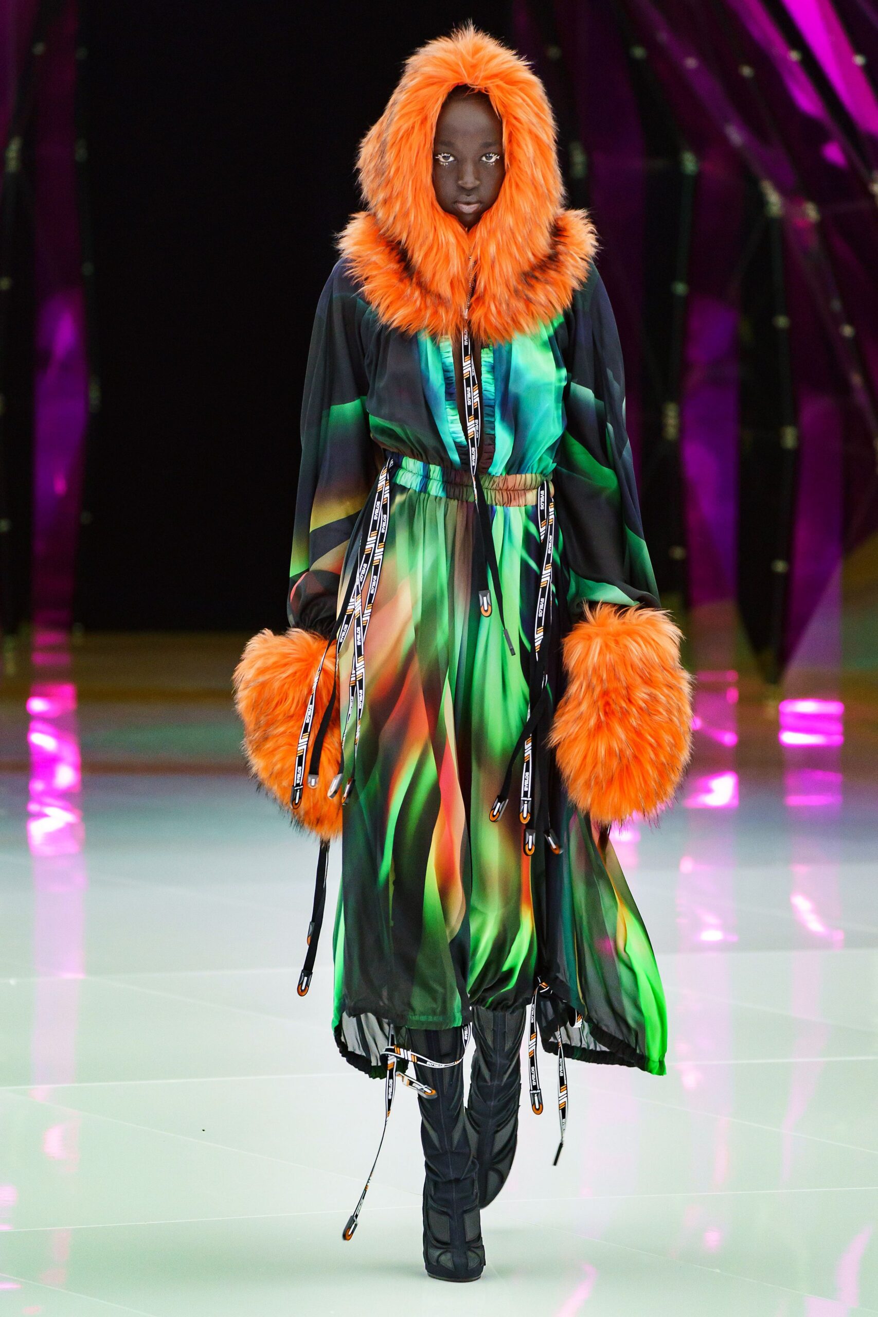 fur-trim hooded printed caftan dress