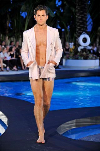 Chanel Resort 09 Look 99