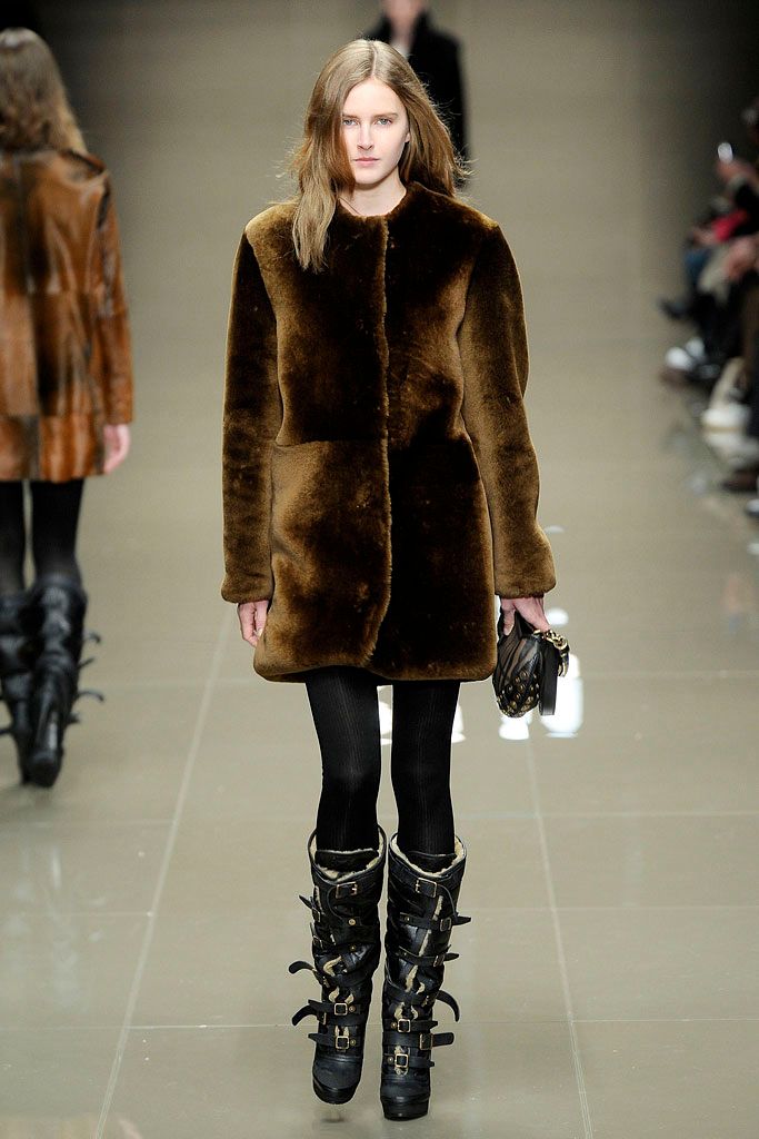 Burberry F/W 10 Look 136