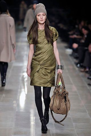 Burberry F/W 08 Look 99