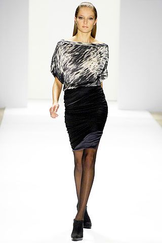 printed batwing ruched mini dress