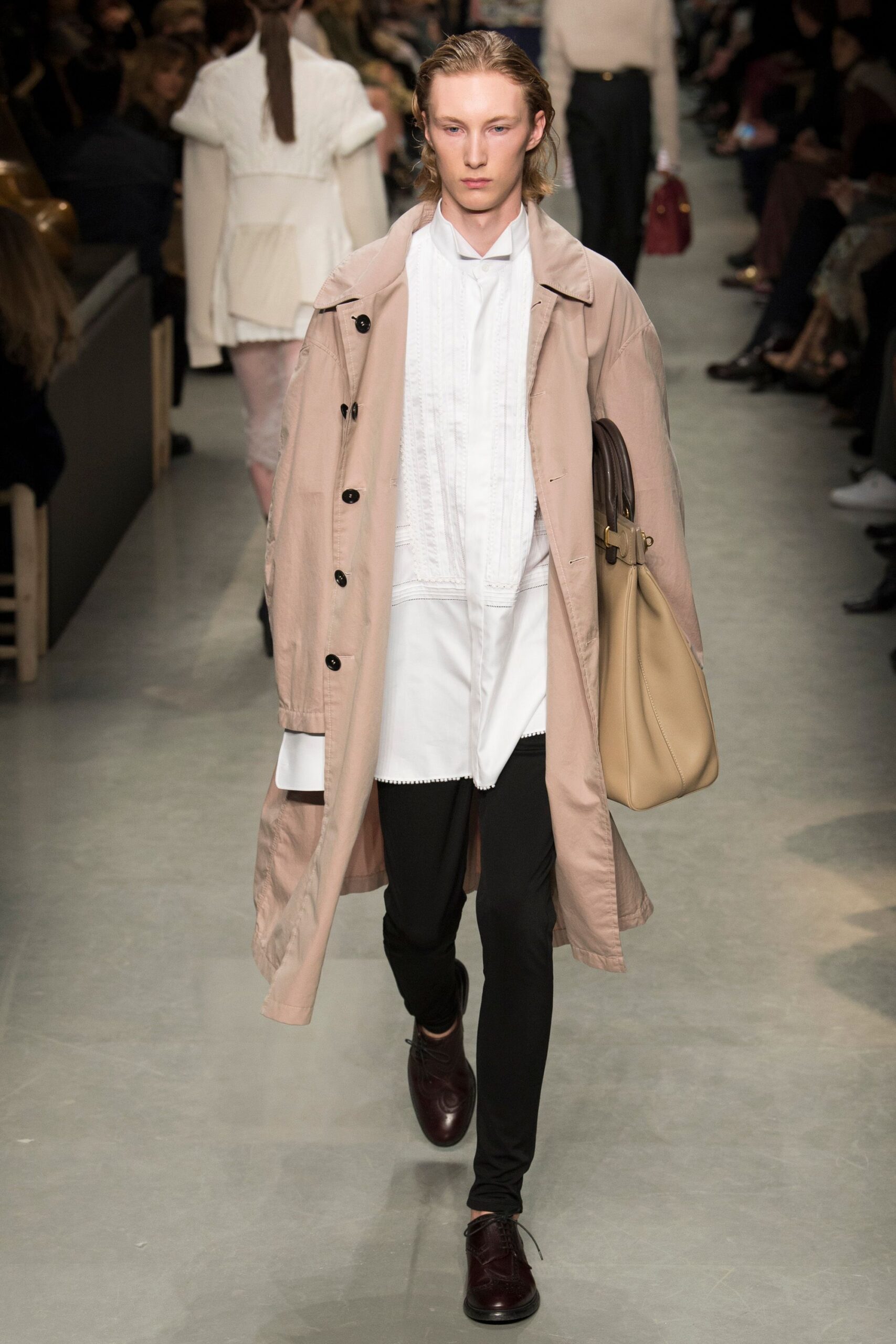 Burberry S/S 17 Look 550