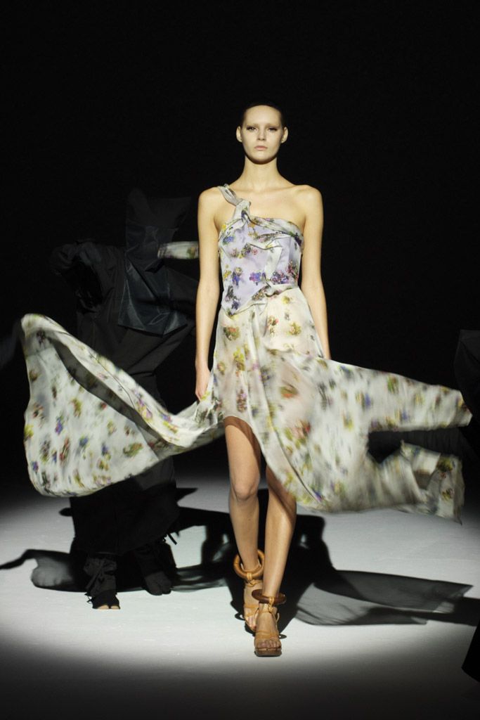 Chalayan S/S 11 Look 136