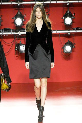Daks by Giles Deacon F/W 07 Look 9
