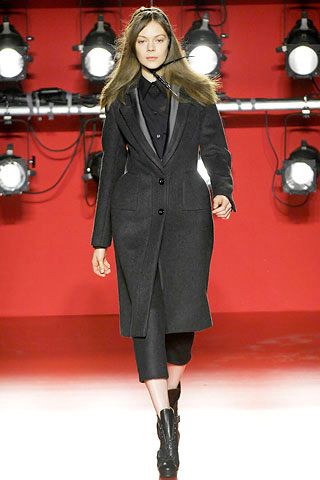 Daks by Giles Deacon Fall 2007 Ready-to-Wear
