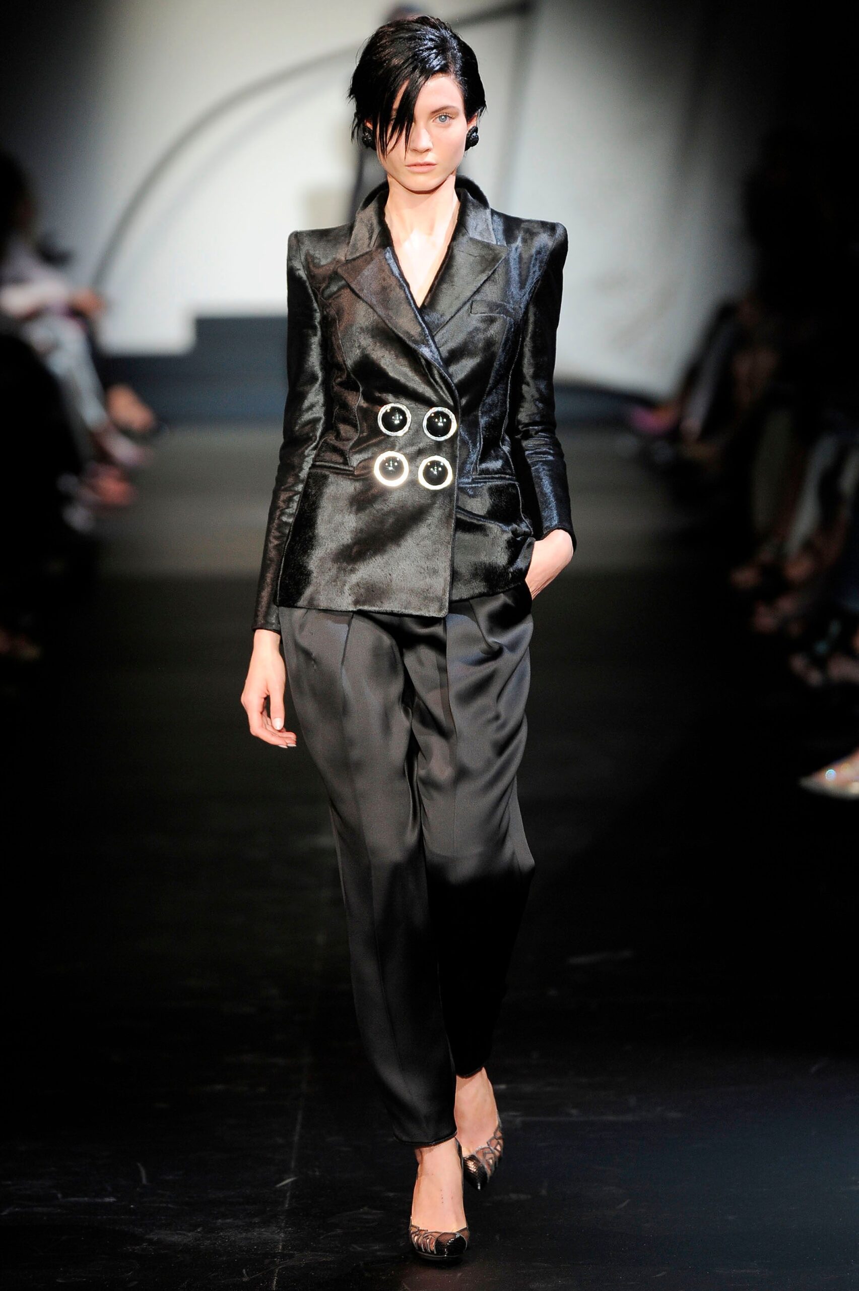 Armani Privé F/W 09 Couture Look 30