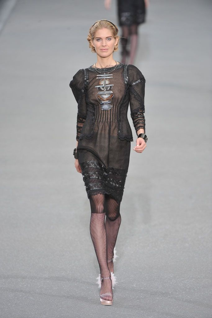 Chanel S/S 09 Look 301