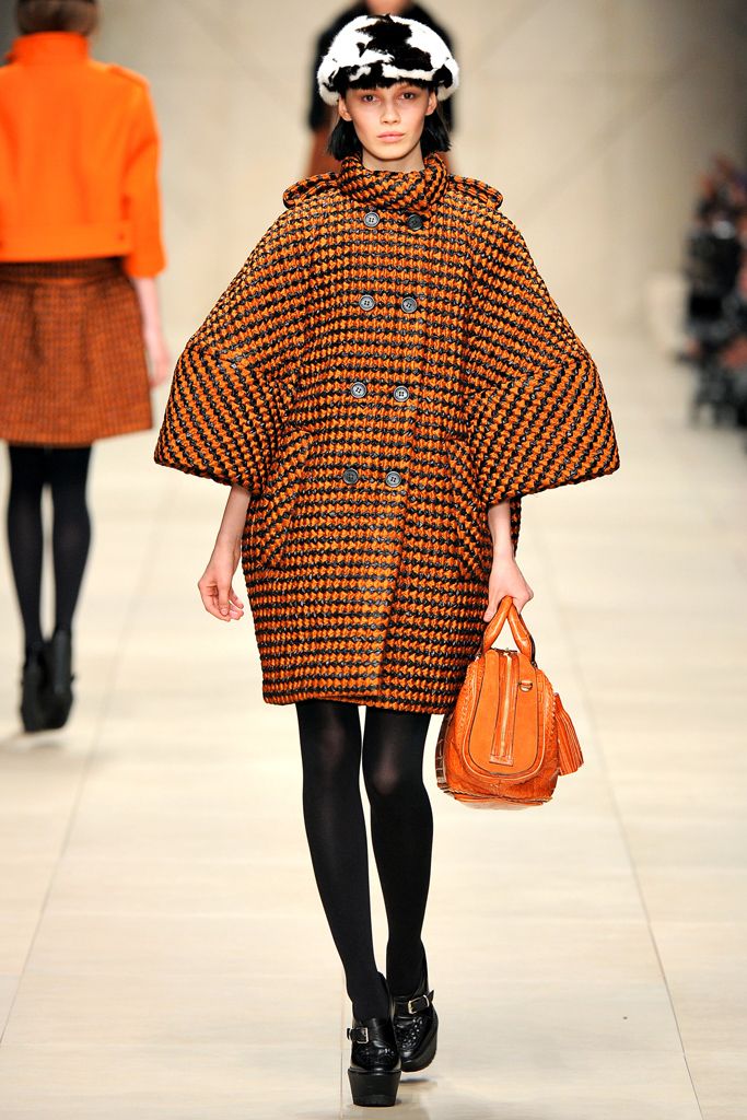 Burberry F/W 11 Look 87