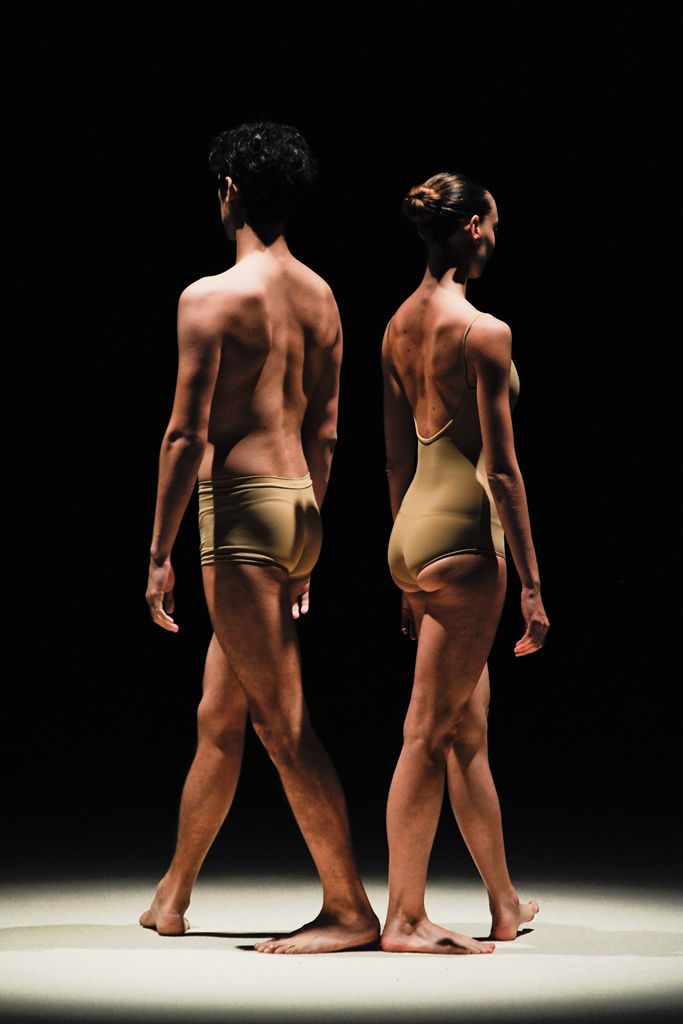beige jersey fitted short shorts