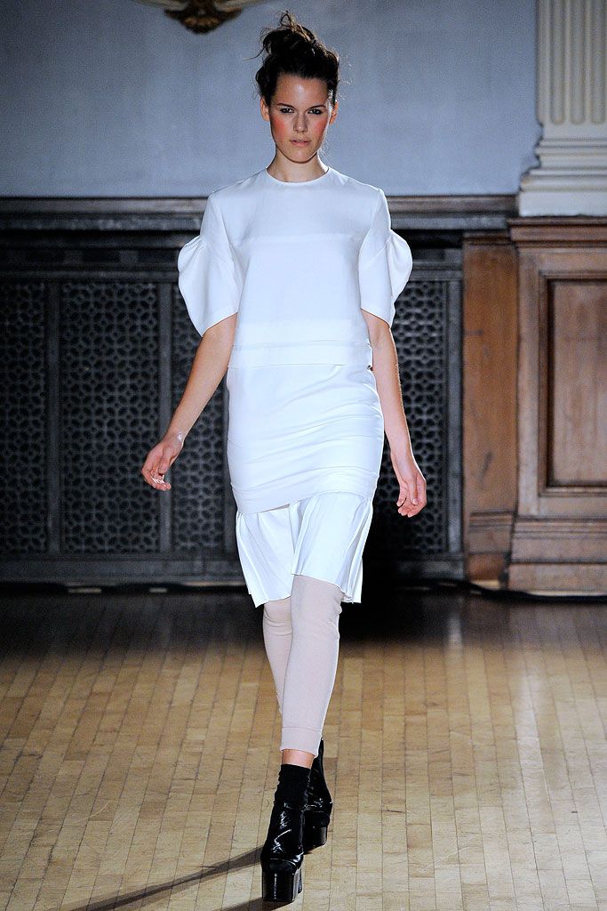 white unknown high-neck short-sleeve ruched flowing midi midi-dress