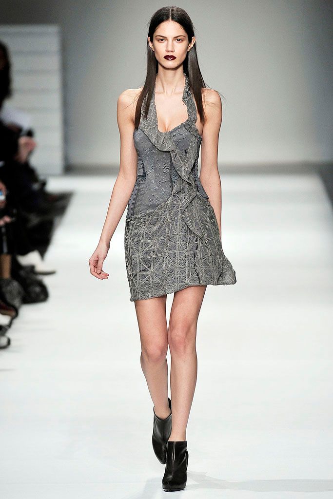 Chalayan F/W 09 Look 94