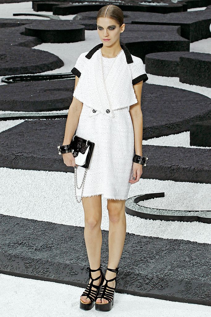 Chanel S/S 11 Look 43