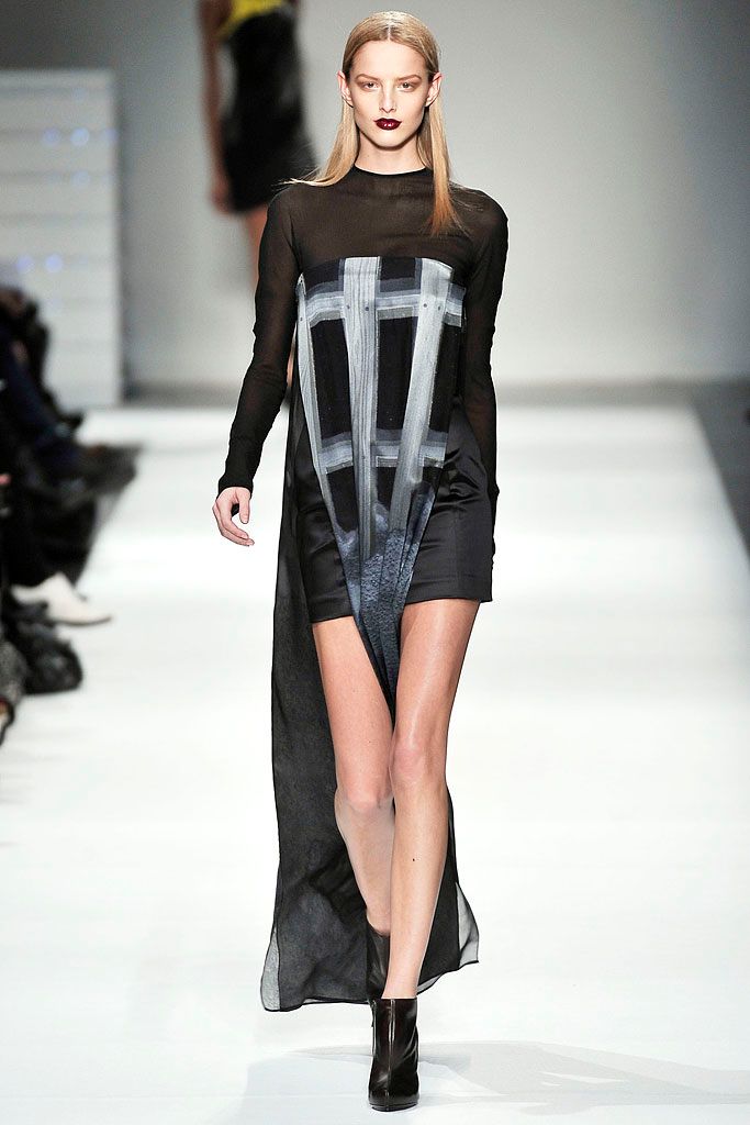Chalayan F/W 09 Look 158