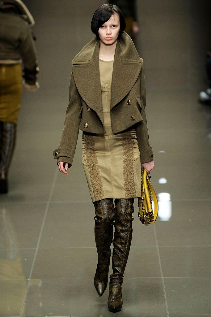 Burberry F/W 10 Look 64