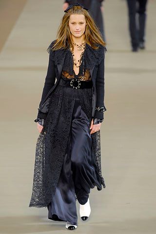 Chanel F/W 06 Look 311