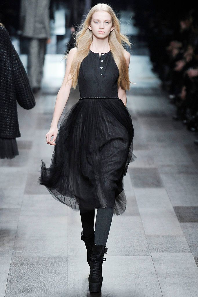 Burberry F/W 09 Look 84