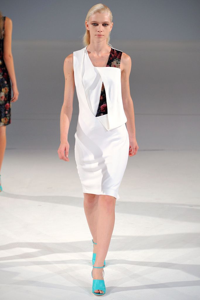 Chalayan S/S 12 Look 190