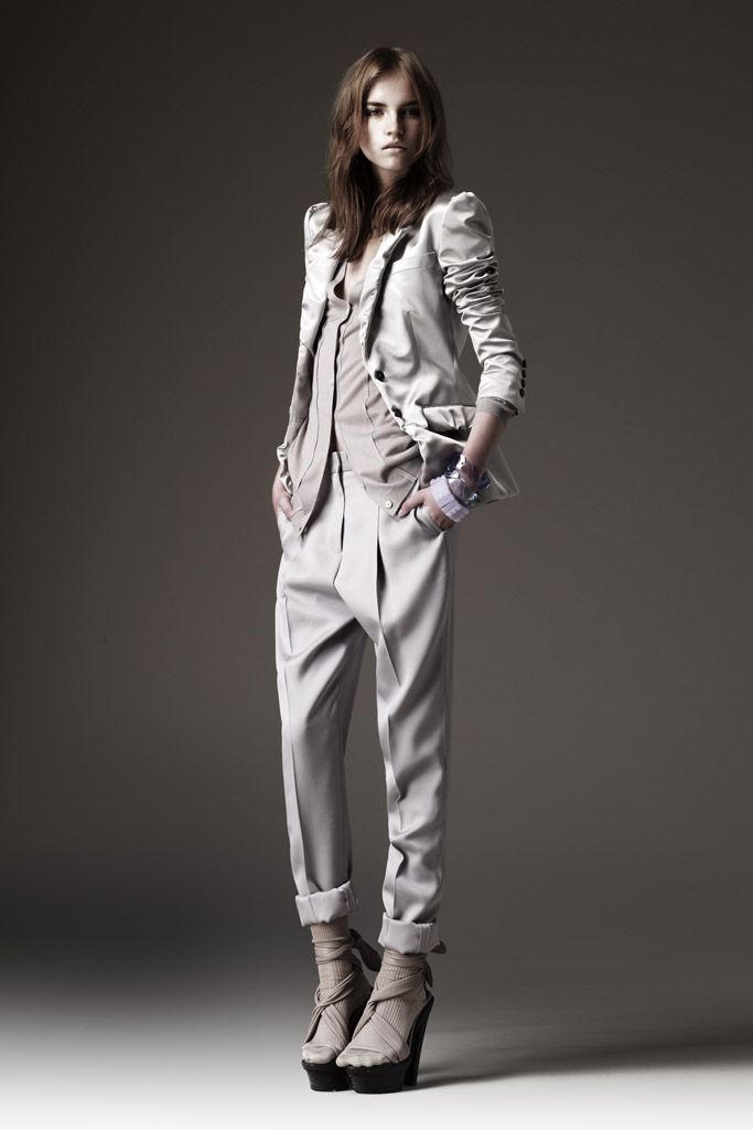 Burberry Resort 10 Look 59
