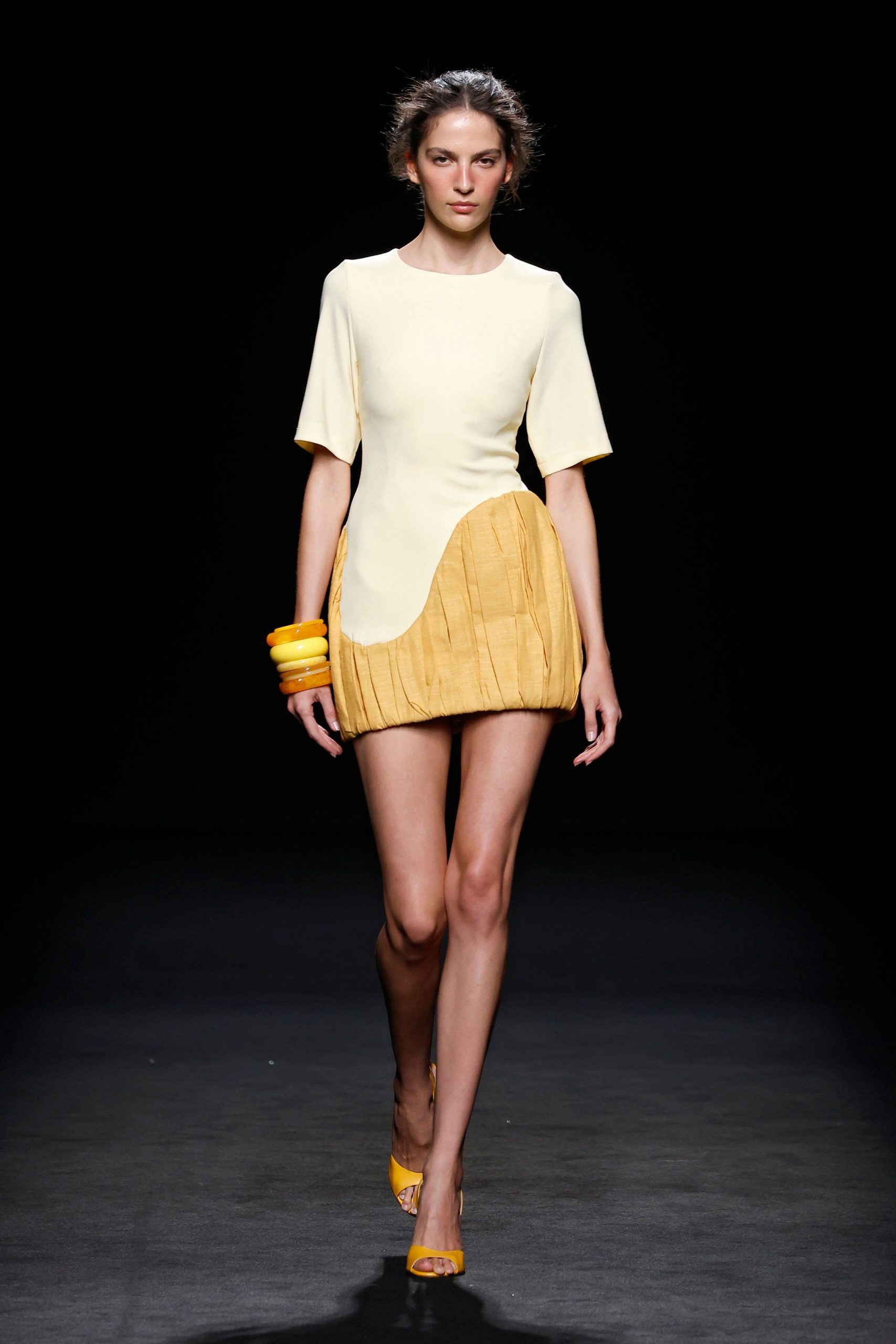yellow cotton short-sleeve scoop-neck fitted pleated a-line dress