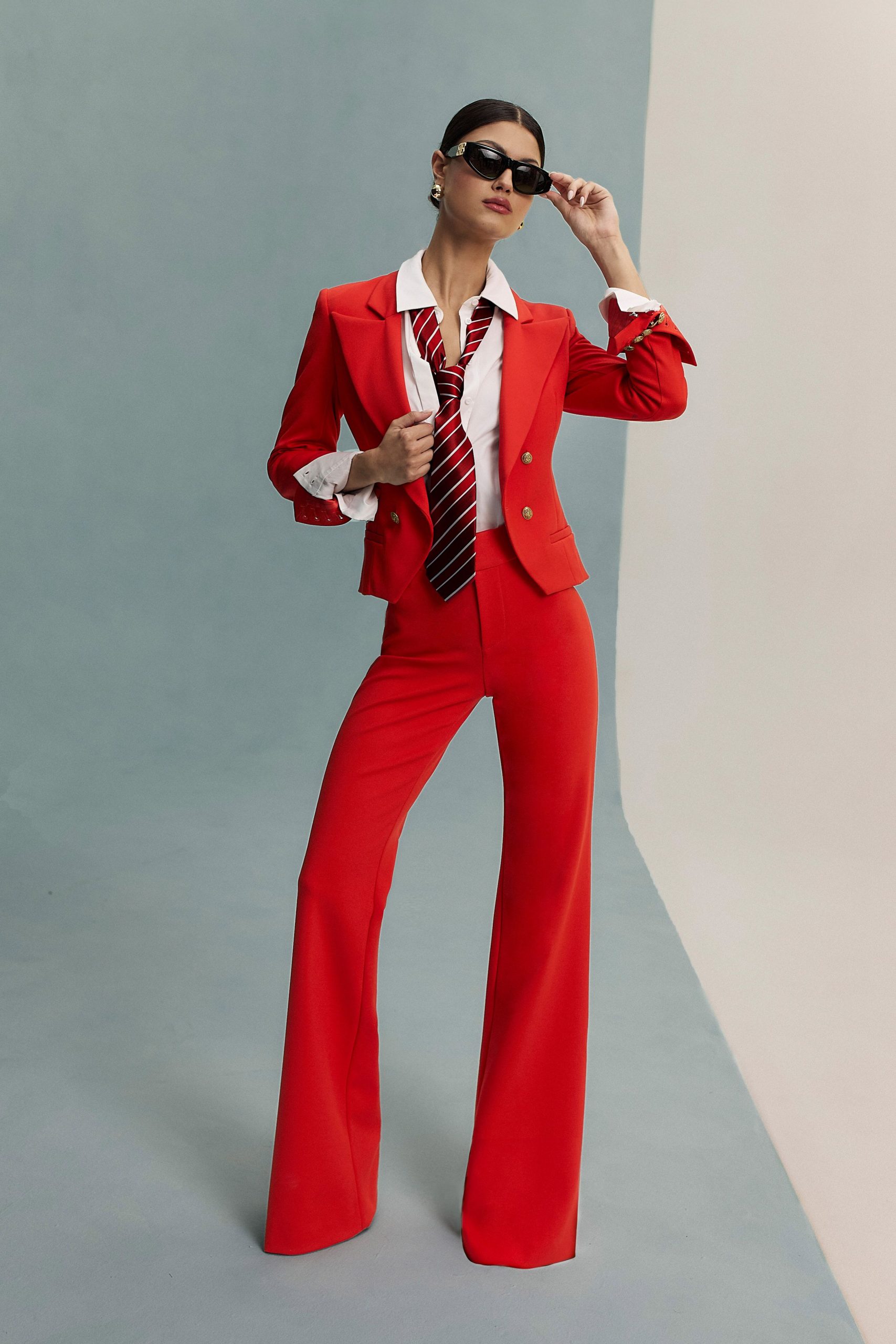 red long-sleeve collared tailored blazer