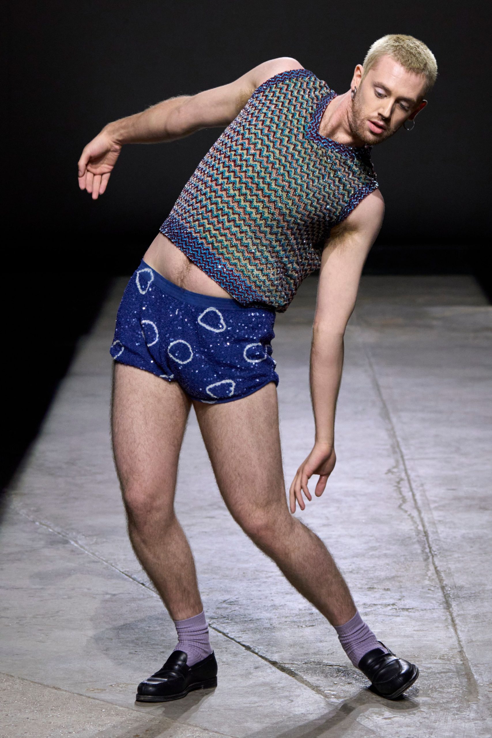 blue cotton fitted printed short shorts