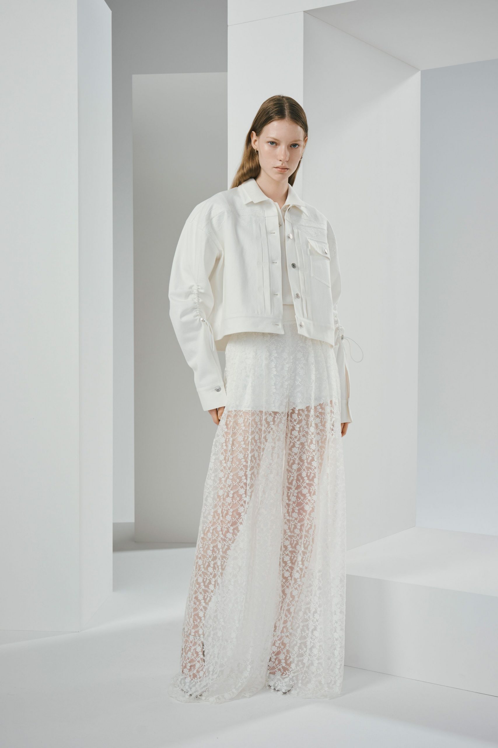 white cotton long-sleeve collared fitted buttoned cropped jacket