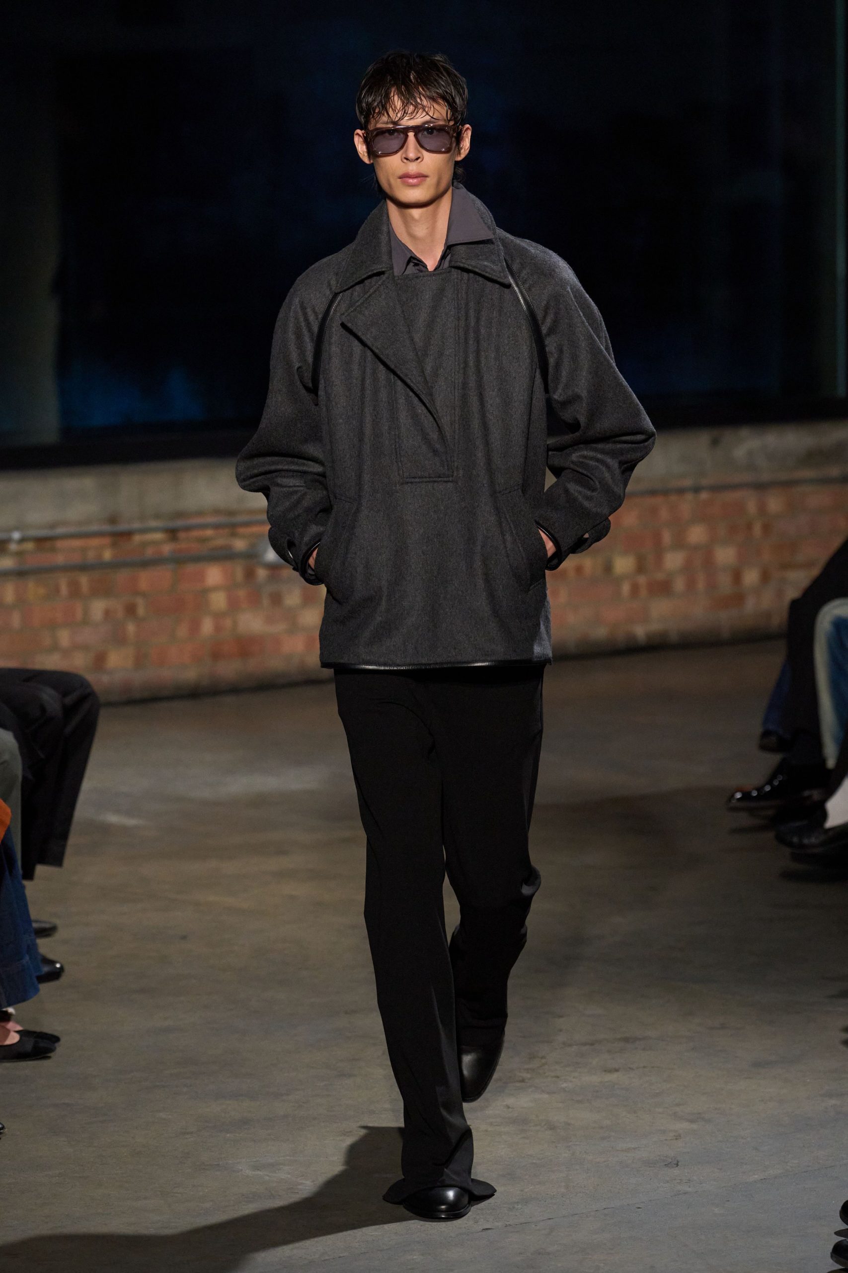 gray wool long-sleeve collared oversized zippered jacket