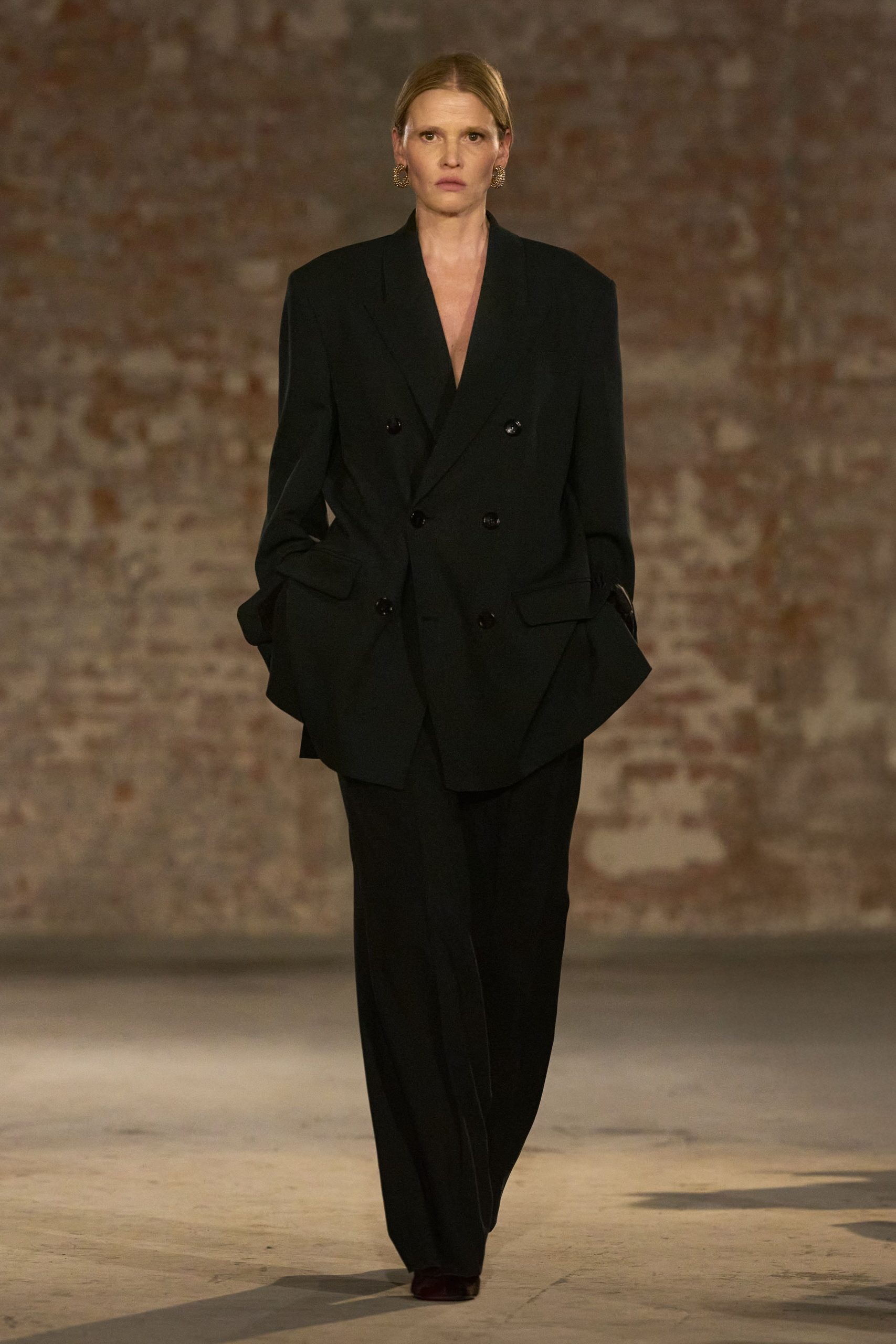 oversized black blazer and pants