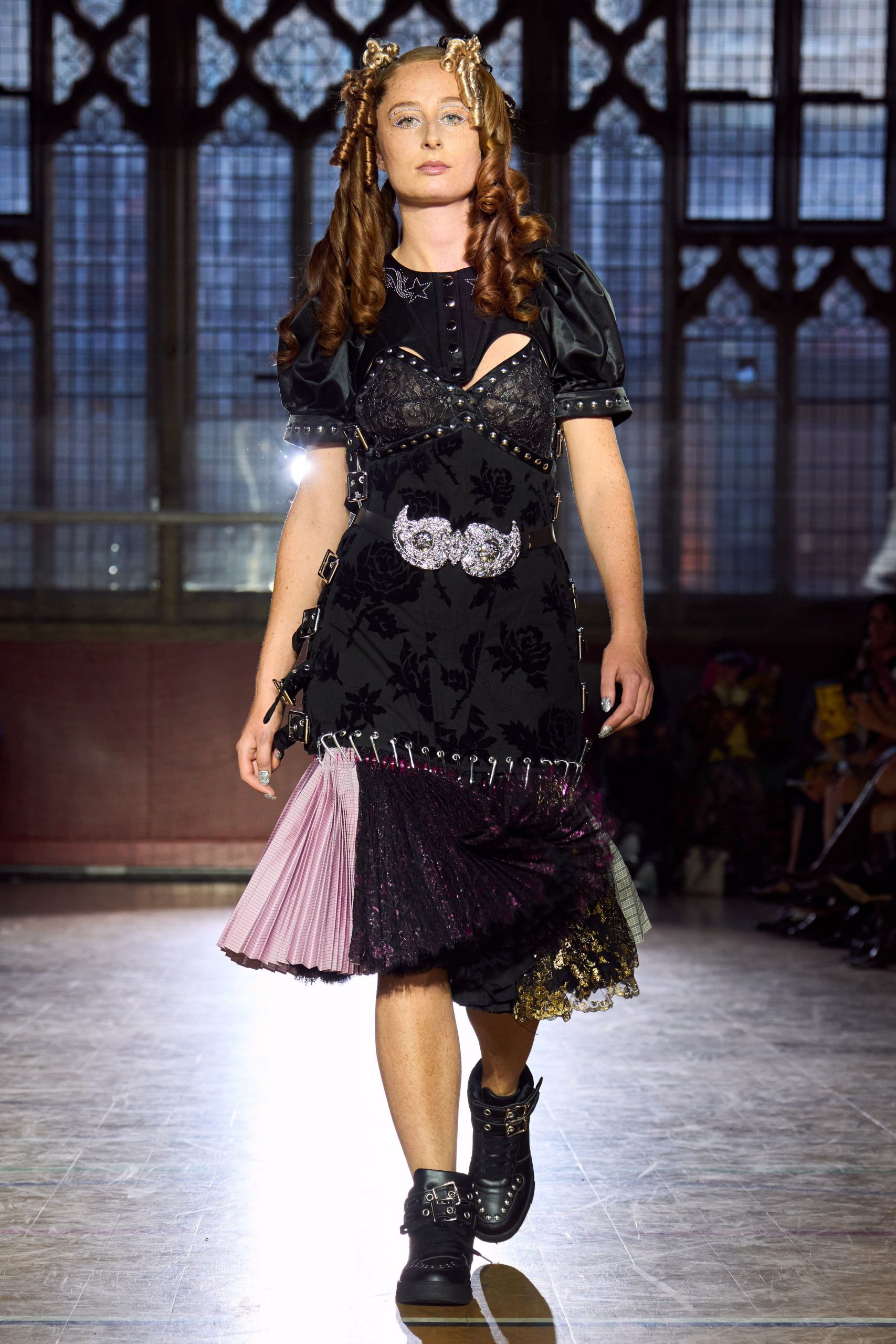 black cotton short-sleeve v-neck fitted pleated embroidered dress