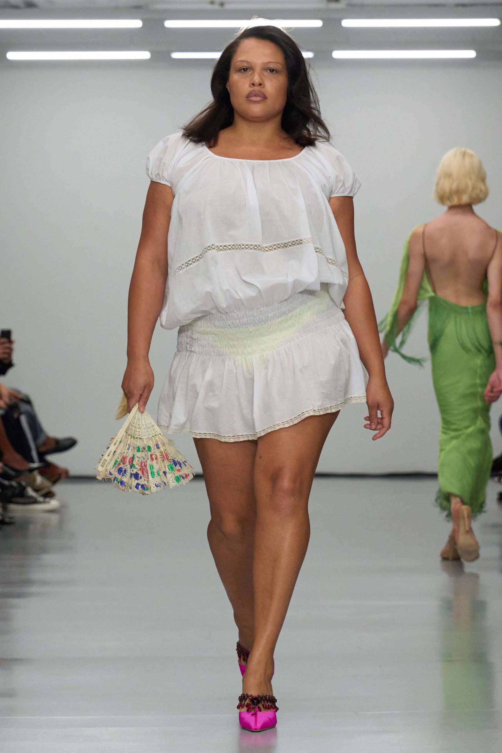 white cotton short-sleeve scoop-neck relaxed ruffled short top