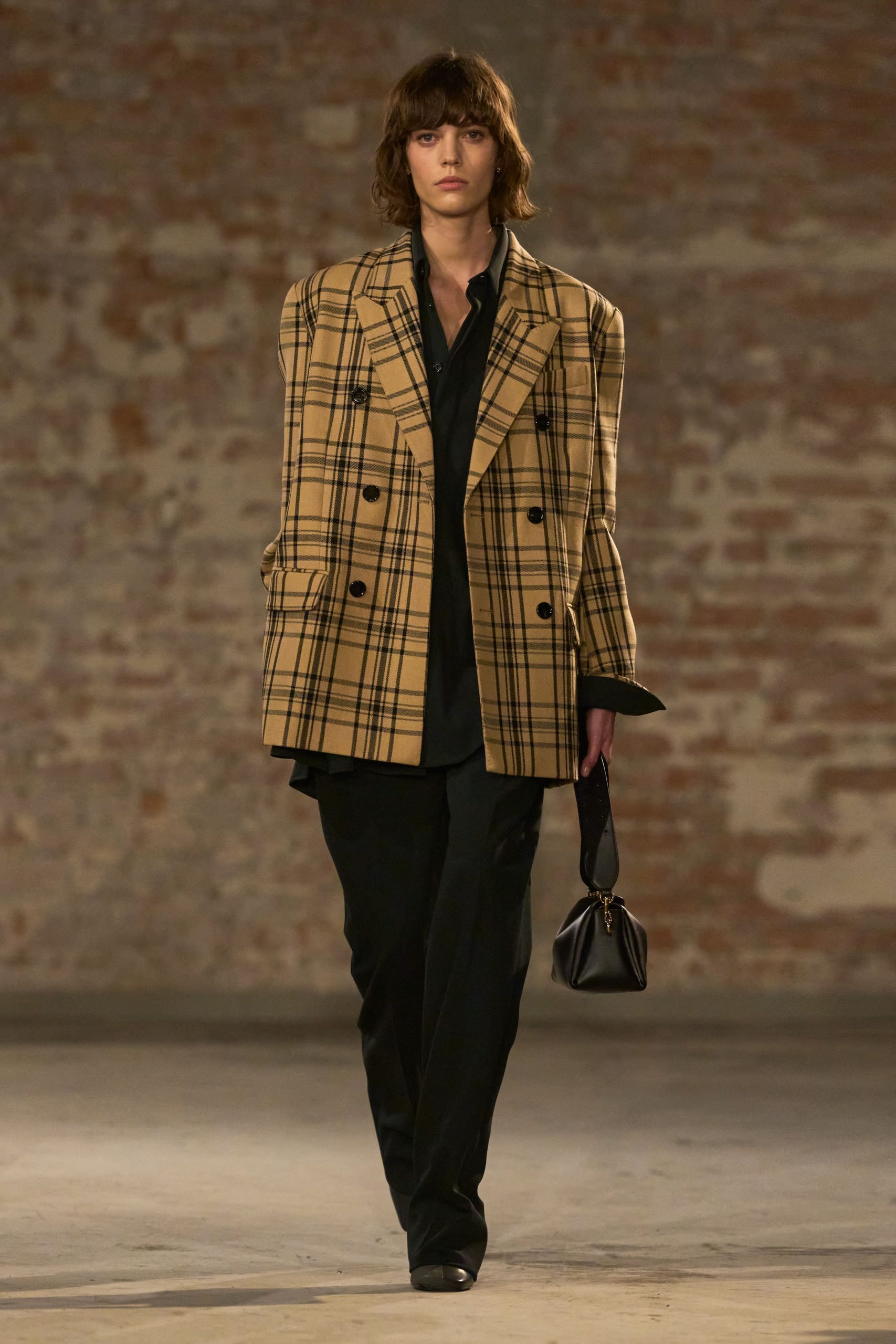 beige long-sleeve collared oversized checked blazer