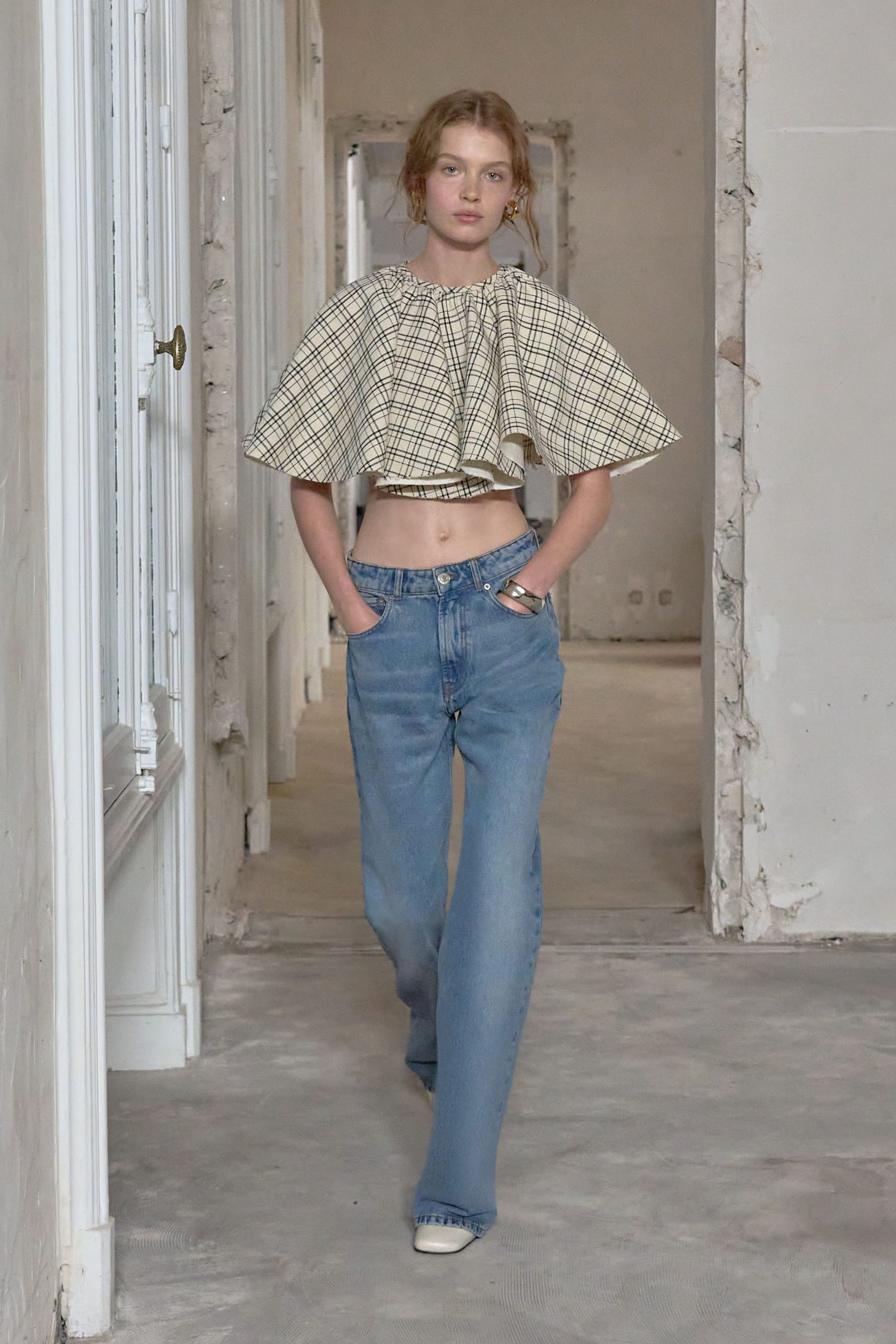 beige cotton short-sleeve collared fitted checked cropped top