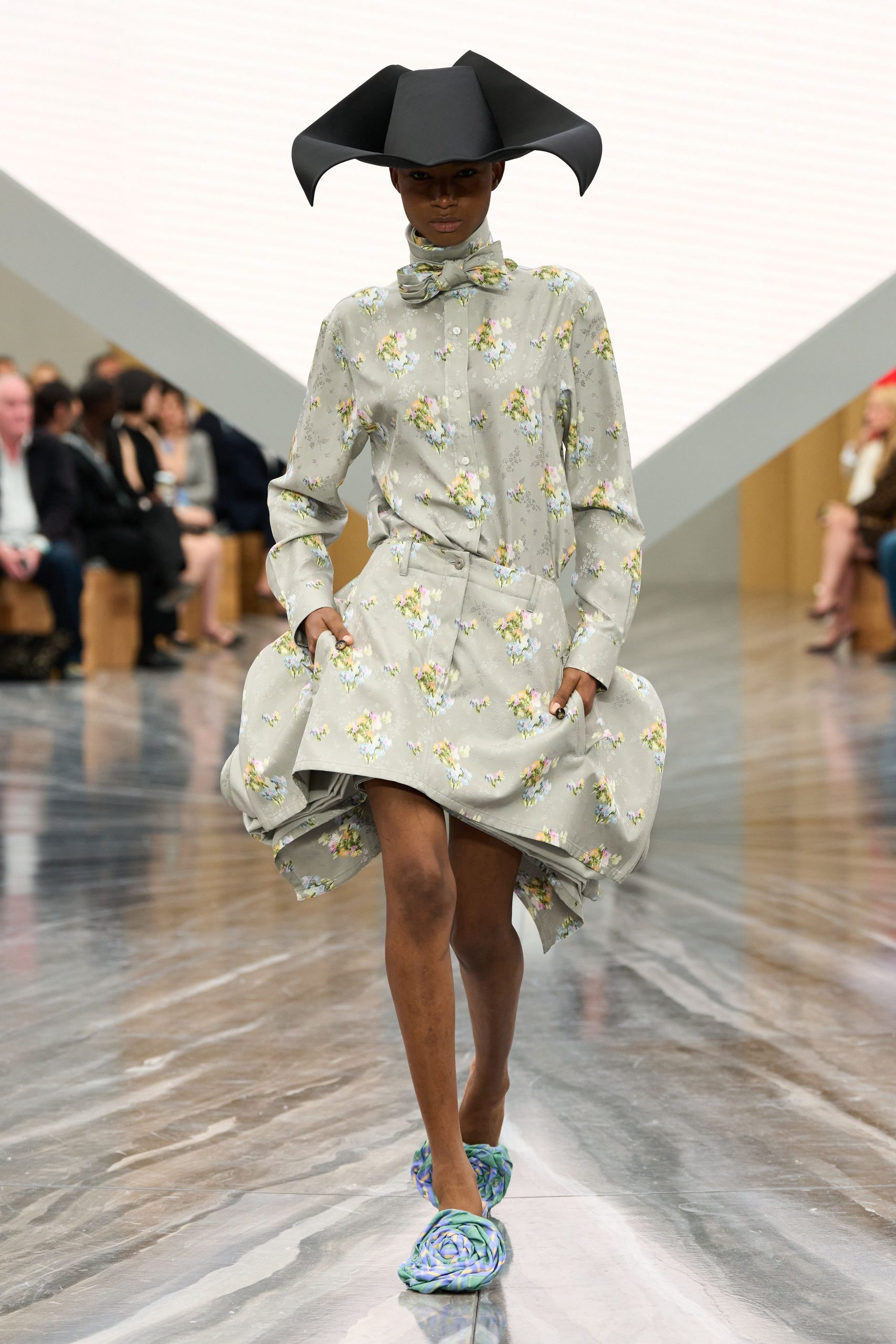 gray cotton long-sleeve collared fitted floral pleated shirt-dress