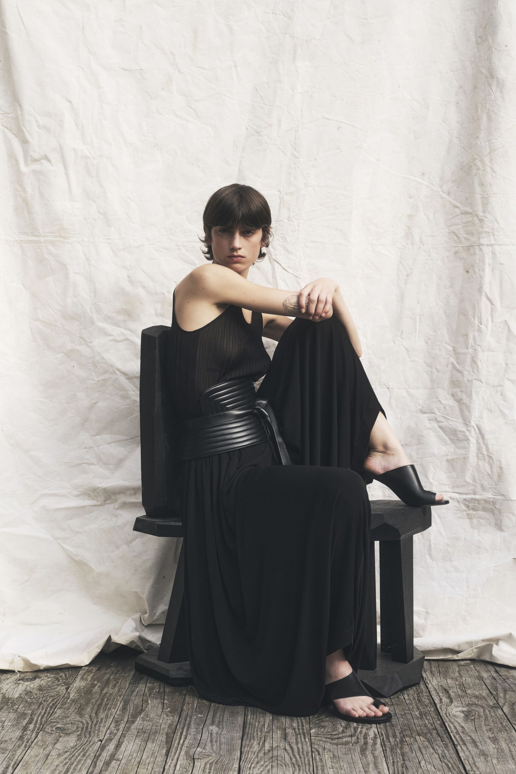 black leather fitted belted belt