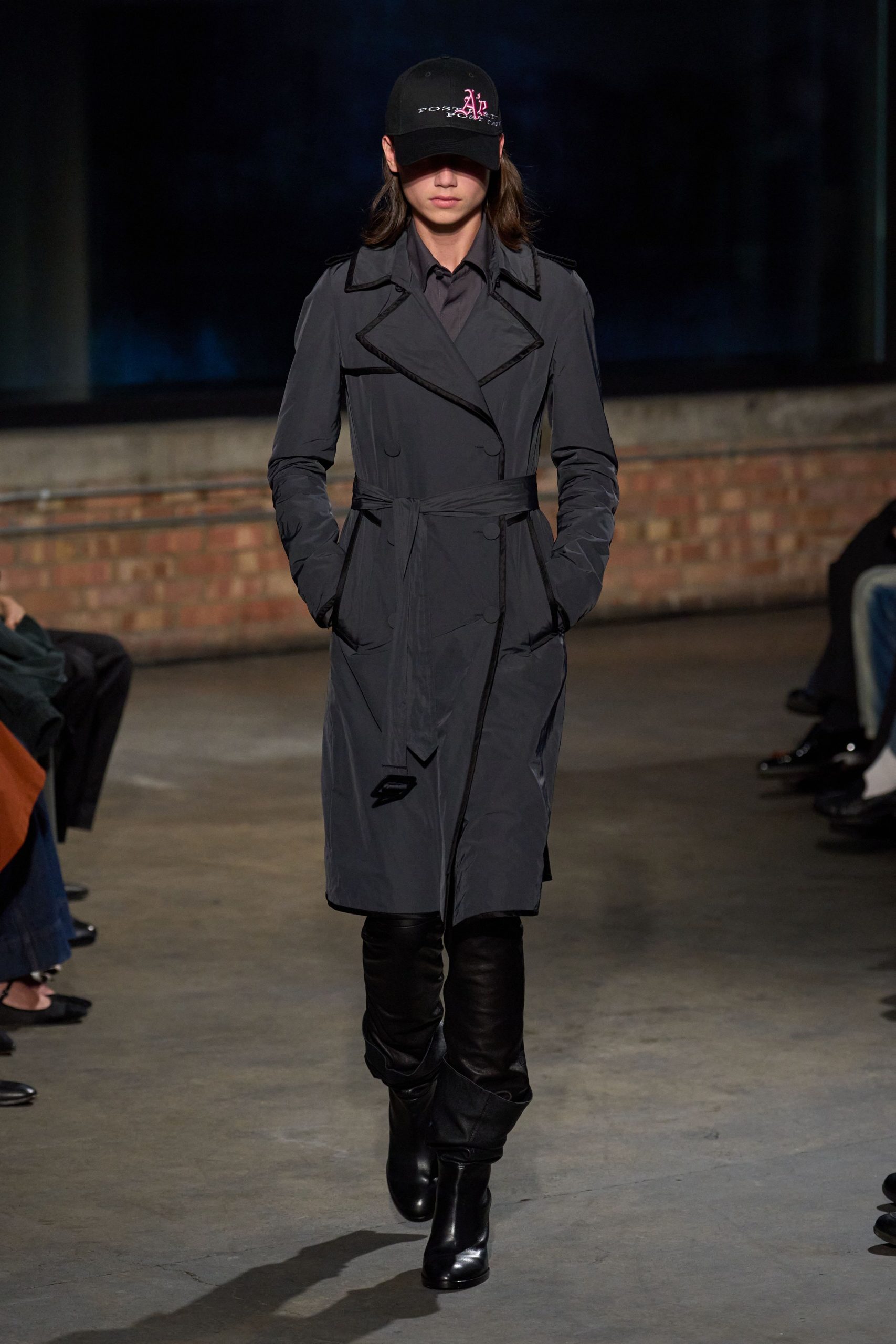 gray cotton long-sleeve collared fitted belted trench