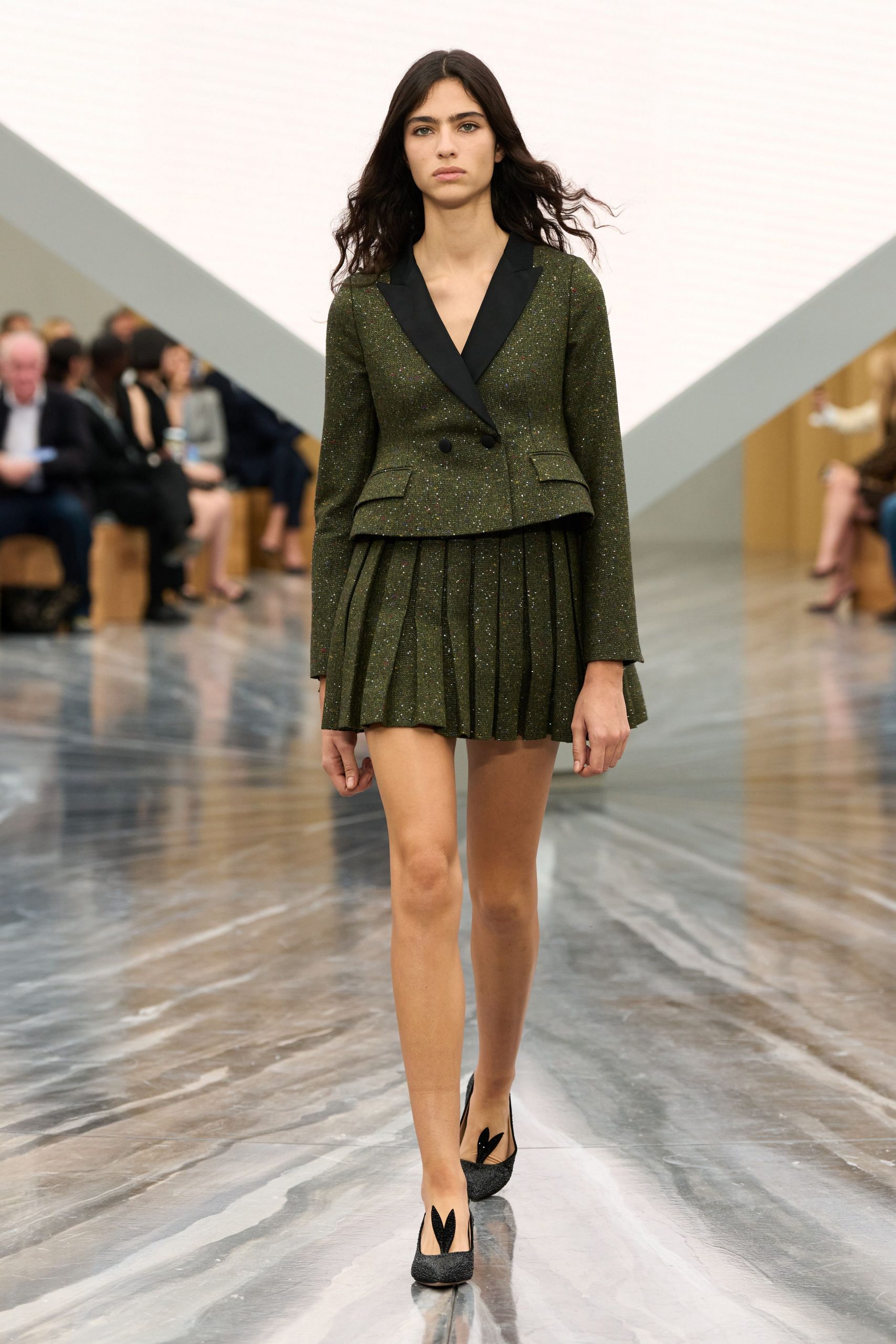 green silk long-sleeve collared fitted pleated blazer