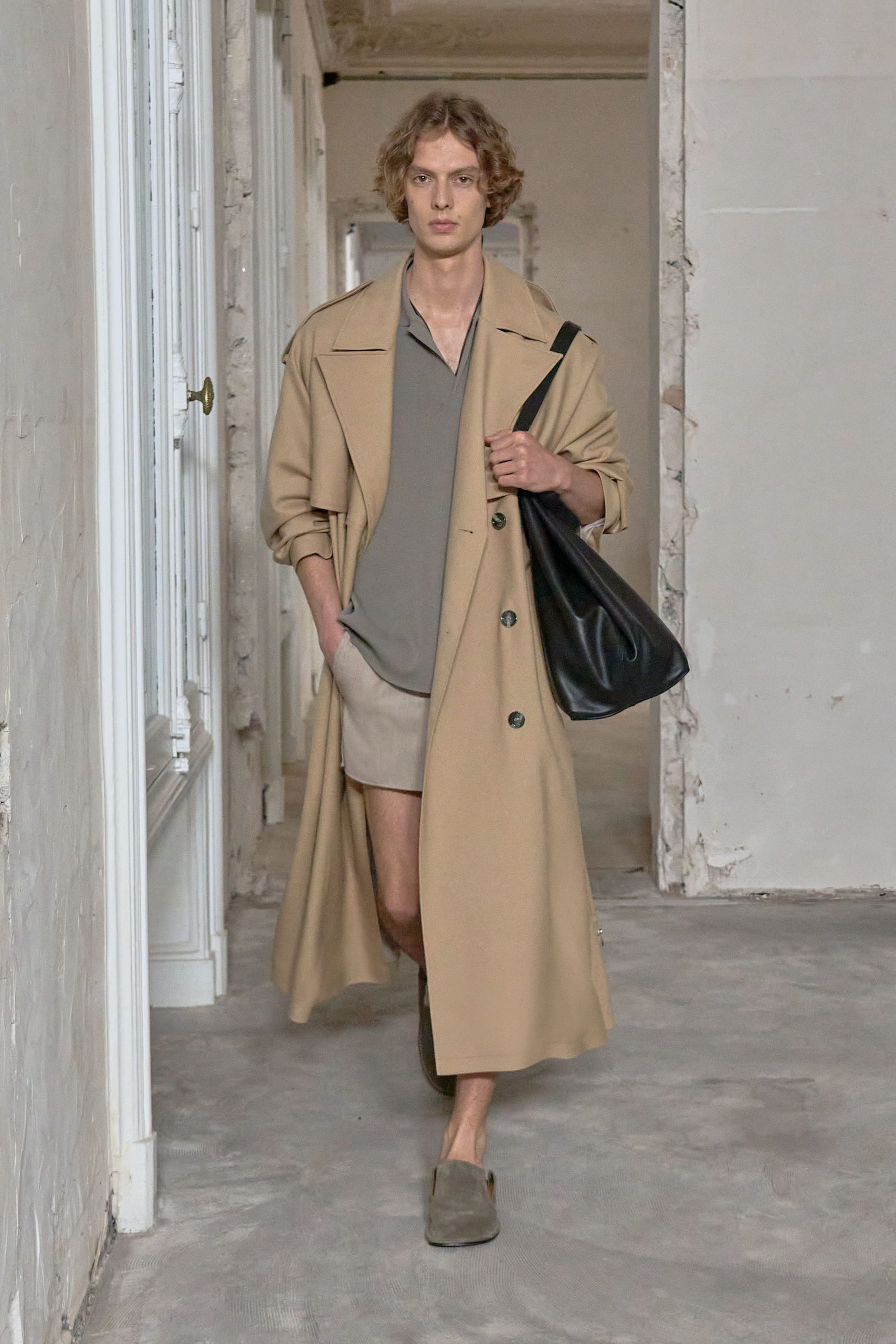 beige cotton long-sleeve collared relaxed buttoned coat
