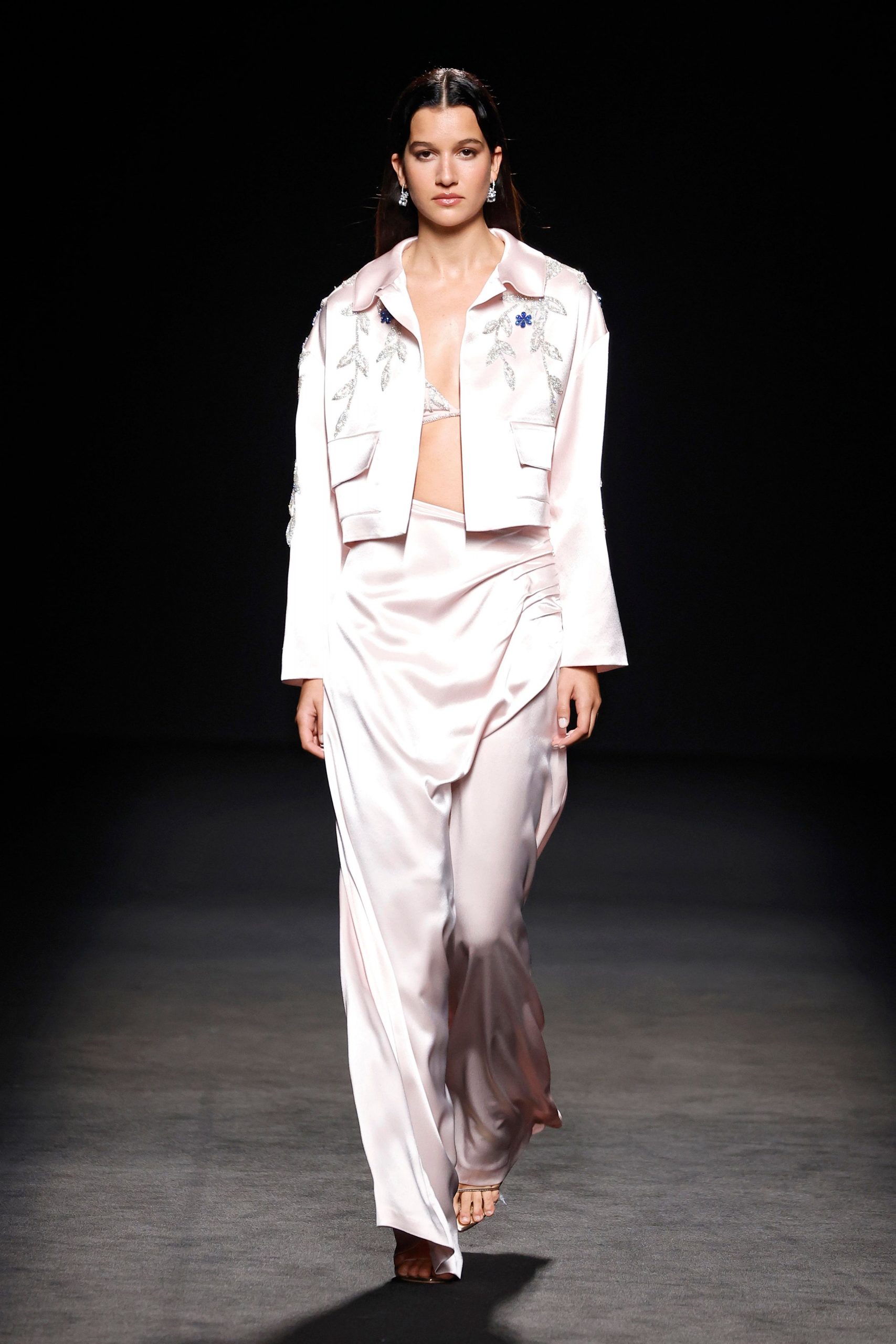 pink silk long-sleeve collared fitted embroidered jacket