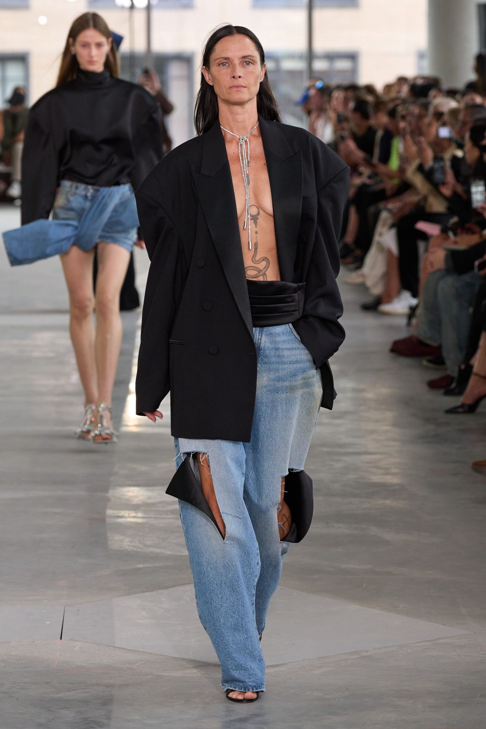 blue denim slit relaxed high-waisted jeans