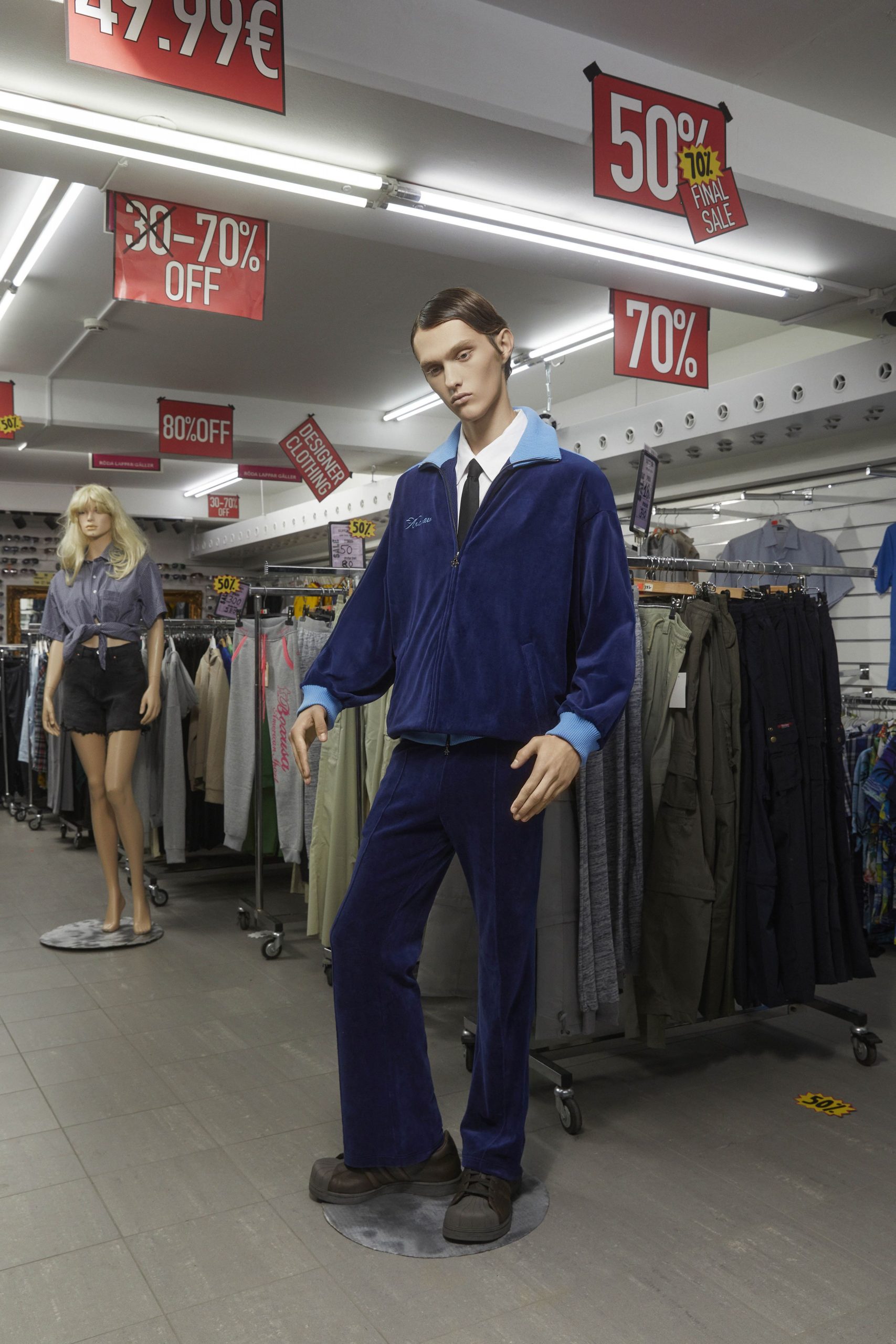 blue velvet relaxed pants
