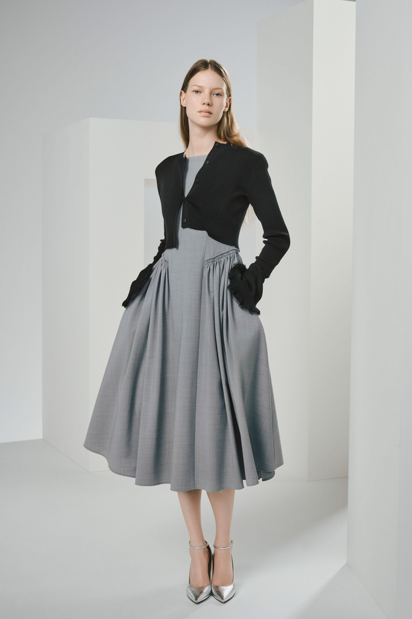 gray cotton sleeveless v-neck fitted pleated pockets dress