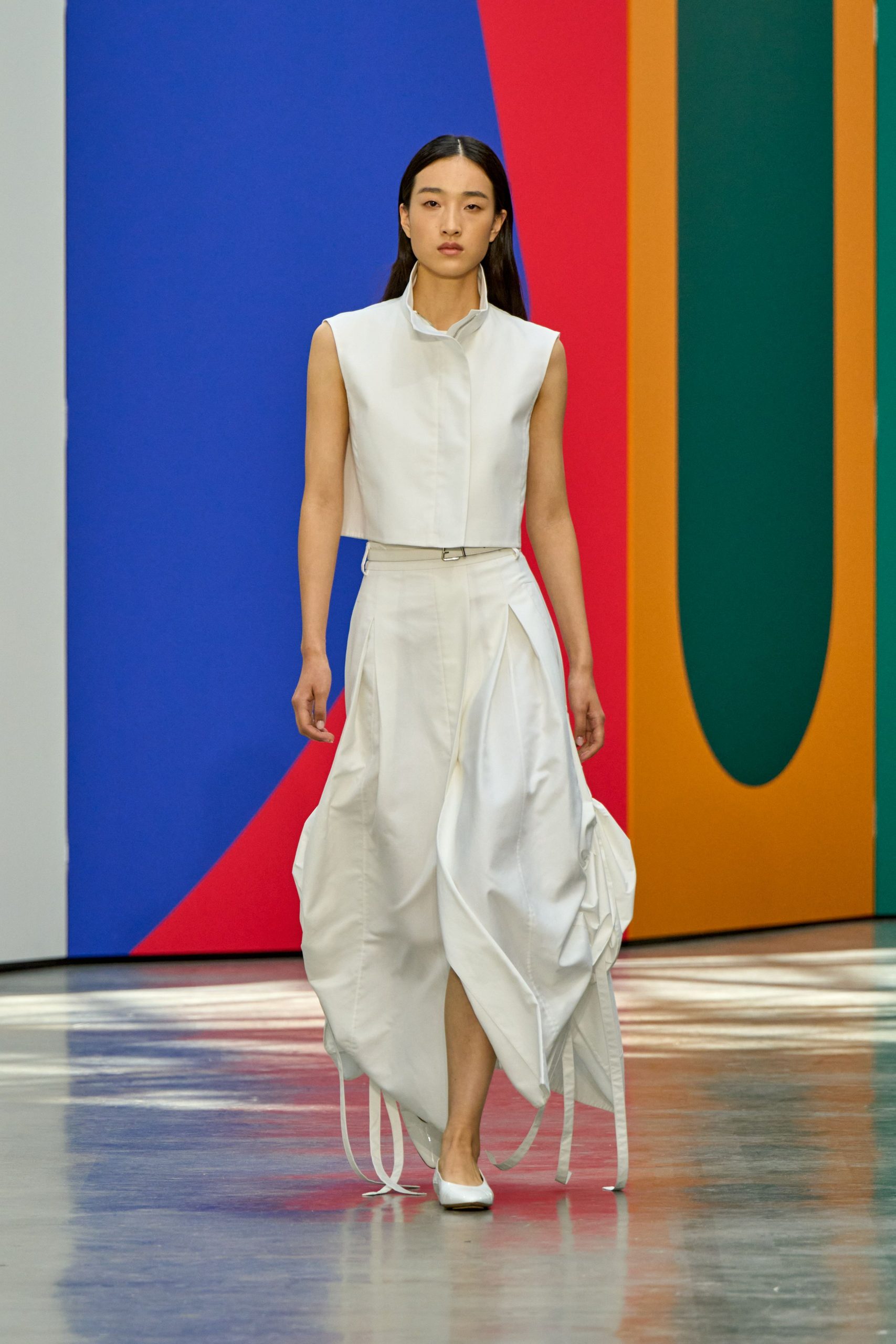 white fitted sleeveless dress