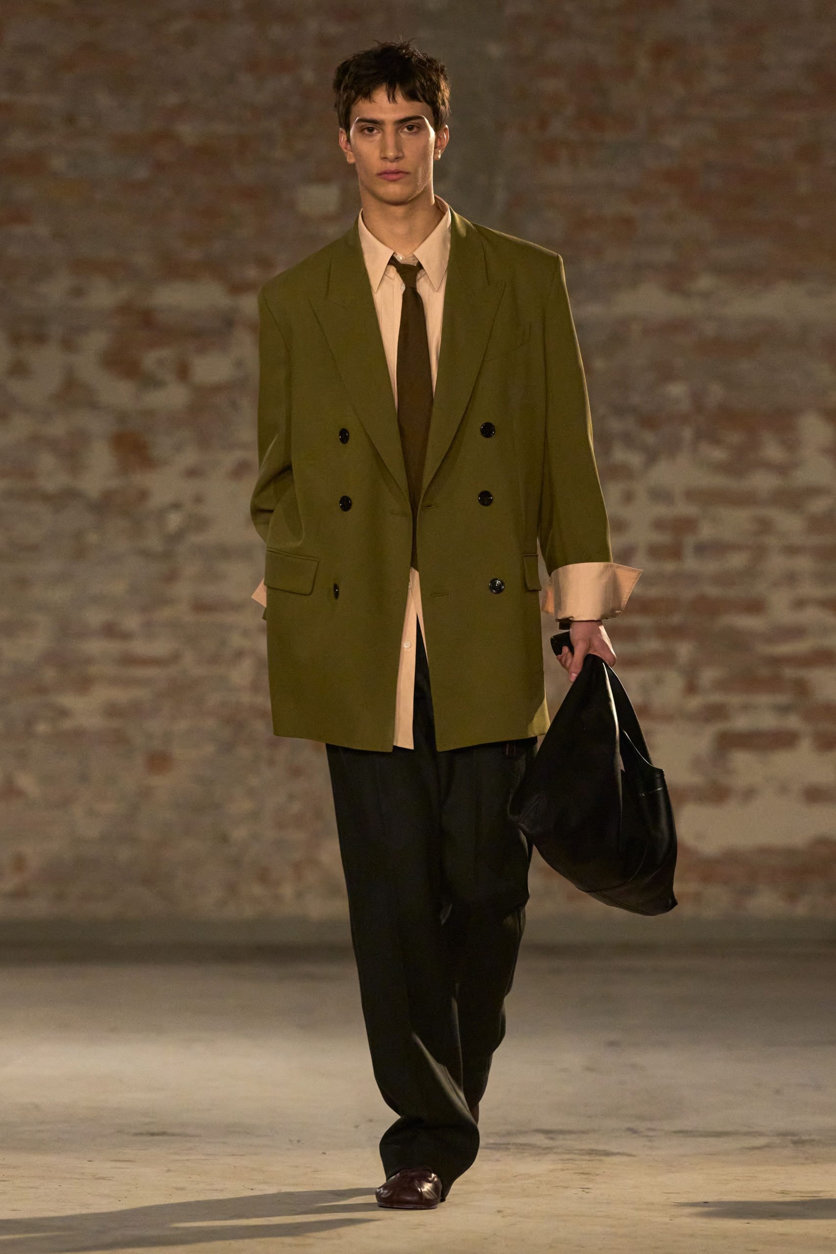 oversized green blazer with beige shirt