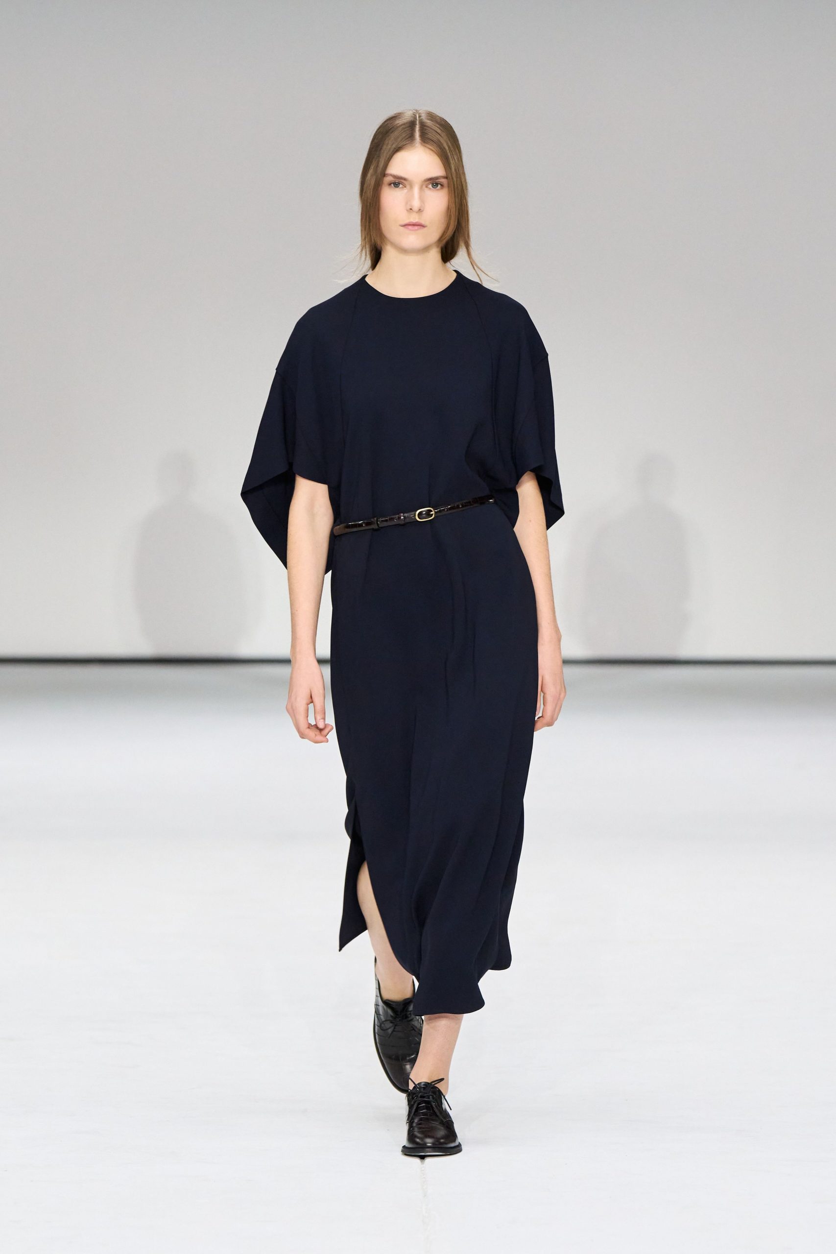 blue cotton short-sleeve v-neck relaxed belted midi dress