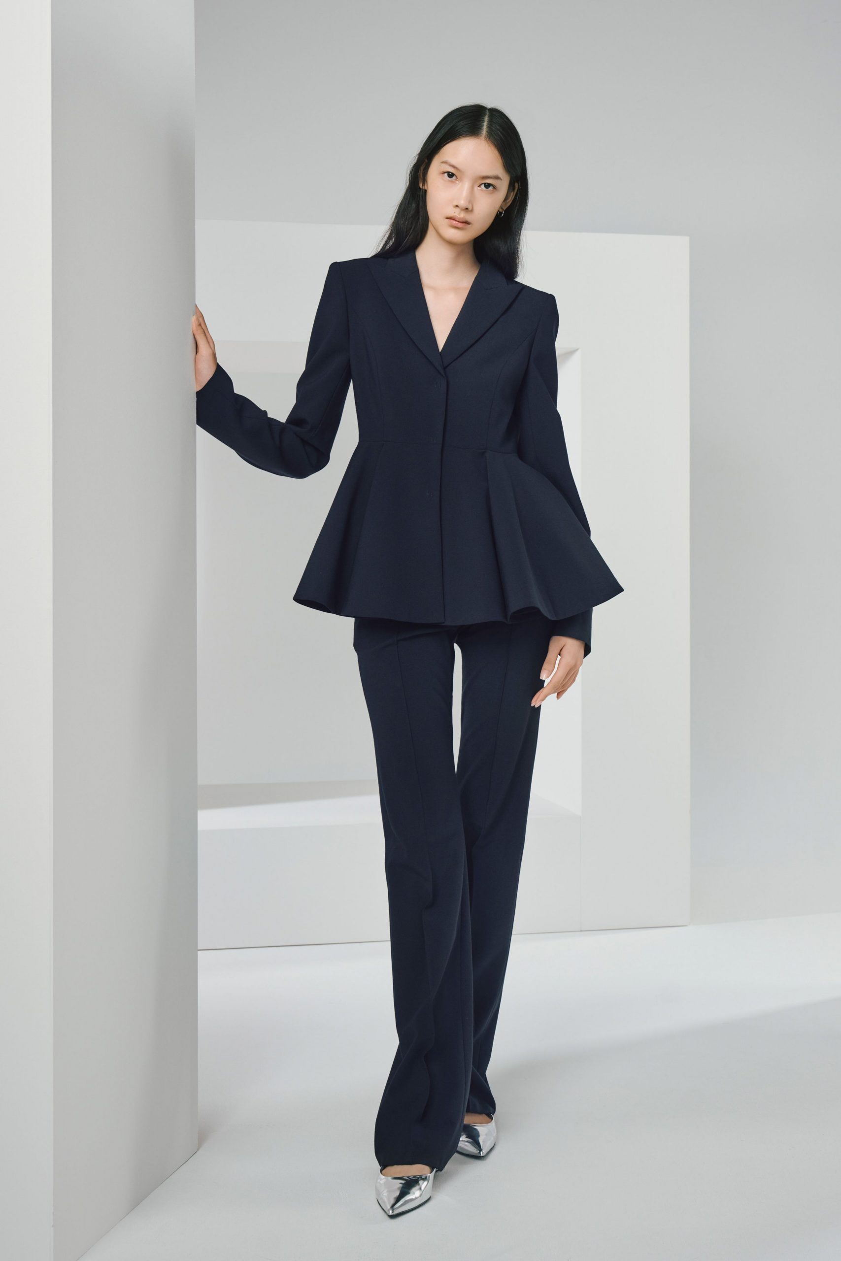 blue long-sleeve collared tailored flared blazer