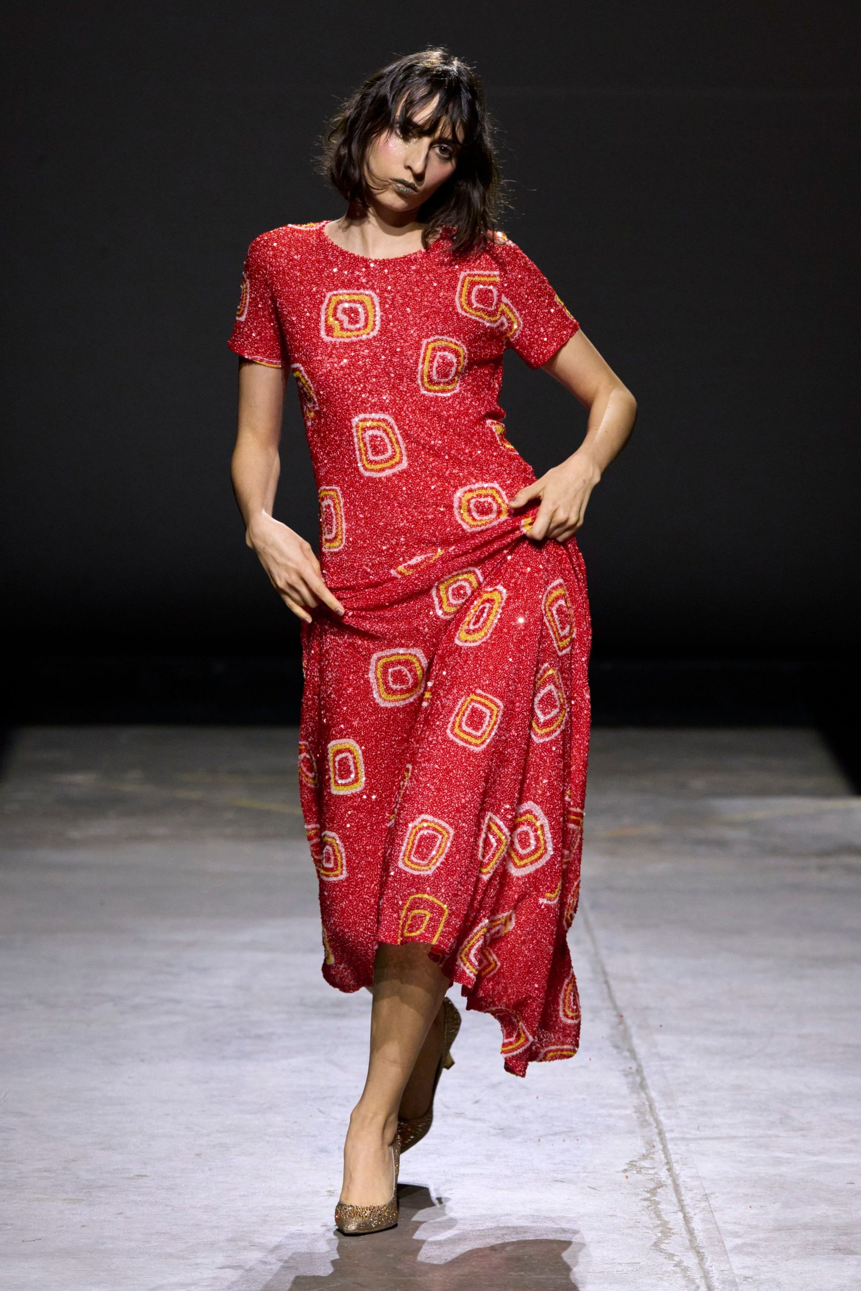 red silk short-sleeve v-neck fitted printed tiered dress
