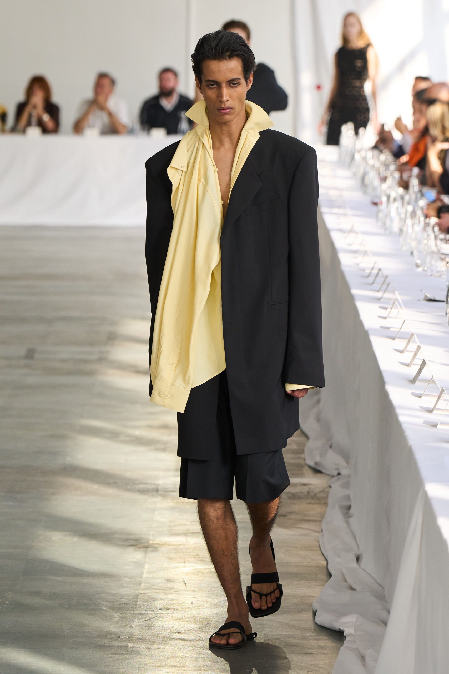 black cotton long-sleeve collared oversized buttoned jacket
