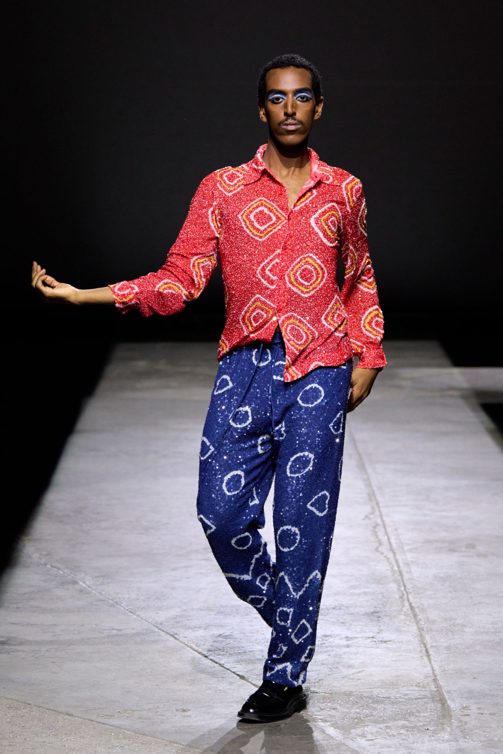 red cotton long-sleeve collared relaxed printed shirt