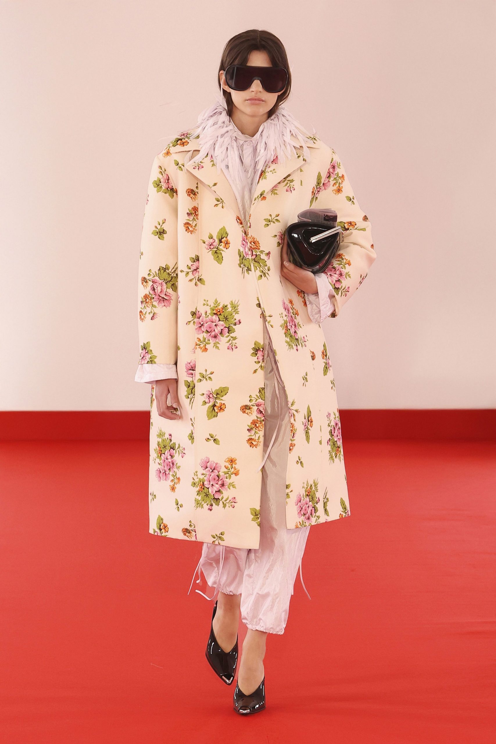 pink cotton long-sleeve collared oversized floral buttoned coat